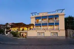 Hotel «Piccolo Paradiso», Масса Лубрензе