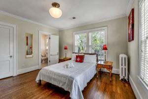 Elegant House with Patio in Greensboro, Гринсборо