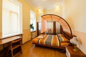 Kiev Accommodation Apartments on Mala Zhytomirska, Киев