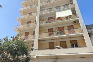 Comfortable two-room apartments in Syracuse in the central area., Сиракуза