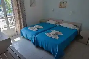 Studios Iris, Питагорио