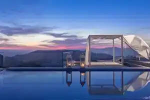 Colours of Mykonos Luxury Residences & Suites, Орнос
