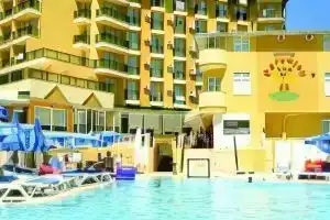Grand Paradise Hotel, Окурджалар