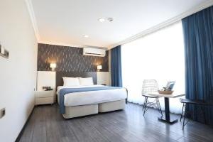 Riva Hotel Alsancak, Измир