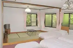 Villa Yamanami, Яманакако