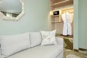 Crocus Gere Bor Hotel Resort & Wine Spa, Виллань