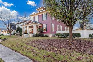 Spacious 4-bedroom house in enjoyable Shreveport with WiFi, AC, Шривпорт