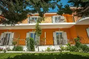 Erietta Studios, Свороната