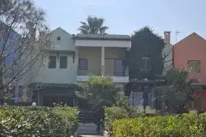 Stay at Beachfront Villa Lilia in Pefkohori, Halkidiki for a Dreamy Vacation, Пефкохори