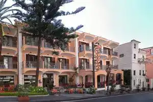 Hotel «Santa Lucia», Минори