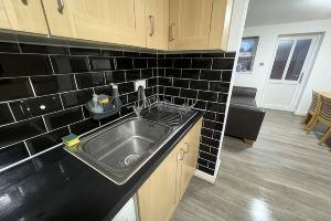 2 Bedroom House Pristine and Comfortable, Бирмингем