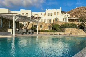 White Rock Suites & Villas, Турлос
