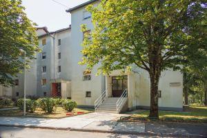 Apartment Sleeps 4 with Free Parking, Риека