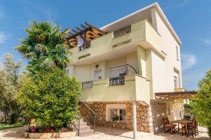 Apartment Lolić Pirovac, Pirovac