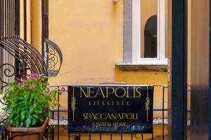 Neapolis Lifestyle, Неаполь