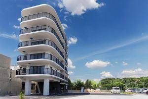Breaky Hotel, Окинава