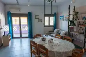 Thena apartment IN the city center, Херсониссос