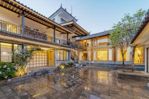 Shanyu Xiaozhu·Miss Zhao teacher's snow mountain panoramic beauty hotel, Лицзян