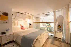 Shanhaiqing · Ins-style Light Luxury Duplex Designer Homestay, Ханчжоу