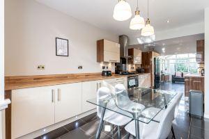 Large Home near city centre, UOB & QE hospital, Бирмингем