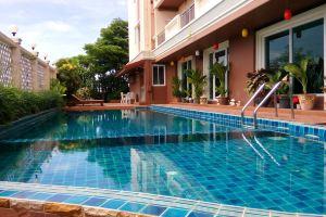 Convenient Grand Hotel, Лат-Крабанг