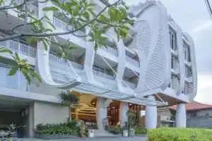 Bedrock Hotel Kuta, Кута