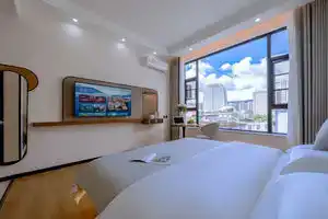 Junyi hotel, Дали