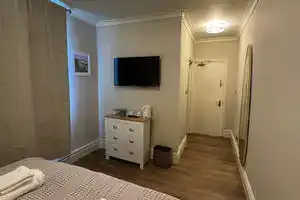 Eurobar & Hotel, Оксфорд