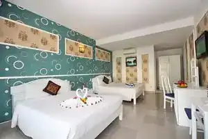 Little Paris Resort, Муине