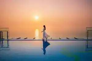 Maximilan Danang Beach Hotel, Дананг