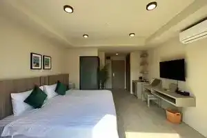 Karon Boutique, Карон