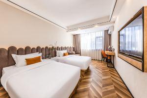 Dali Xitang · Live Design Hotel (Dali Erhai Park High-speed Railway Station Branch), Дали