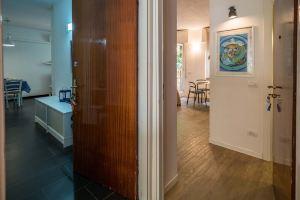 Il Giardino di Ada Ground Floor Studio with AC and Patio, Монтероссо-аль-Маре