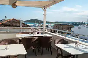 Harakop Otel, Айвалык