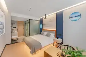 Yamei Intelligent Film and Television Hotel (Dali High-speed Railway Station Erhai Park Branch), Дали