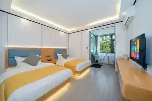 Ruixin Hotel, Дали