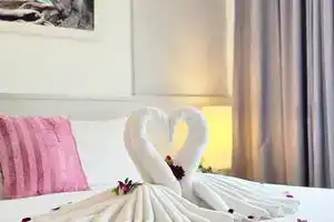 On Hotel Phuket, Карон