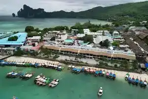 Phi Phi at Pier, Пхи Пхи
