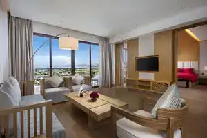 Sanya Yazhou Bay Resort, Curio Collection by Hilton, Санья