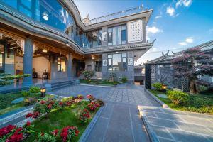 Qiyi Homestay (Sanyi International Airport), Лицзян