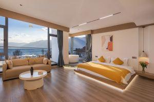 Dali Manyue · Twelve Su Scenic Apartment (Erhai Lake), Дали