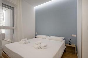Borgo Felice 5 - Modern Apartment with Balcony + Free Parking, Бари