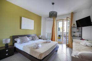 Sky Gate Gold – Suite Terrazza Aeroporto, Бари