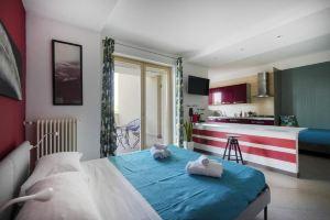 Sky Gate - Red Suite by the Airport, Бари