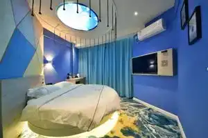 Dali Shengxiang Light Luxury Hotel (Dali High-speed Railway Station Bohai Park Branch), Дали