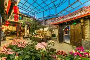 Отель «Qingche Fenfang Inn», Лицзян