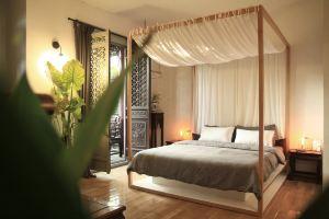 Old locust Homestay, Сиань