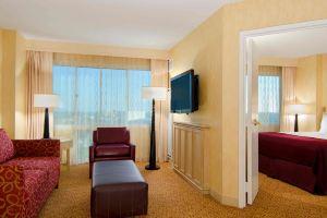 Отель «Hilton Santa Monica», Лос-Анджелес