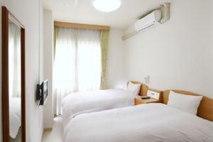 Y-Room No.3 Kannai Apartment, Иокогама