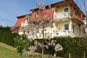 Jozsef Apartments House, Залакарош